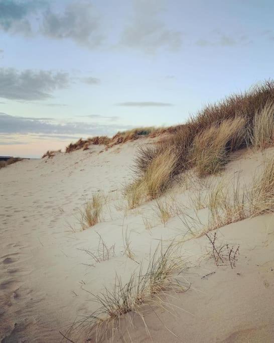 Huebsches Ferienhaus In Ouddorp - Fusslaeufig Zum Strand Und Zentrum Zewnętrze zdjęcie