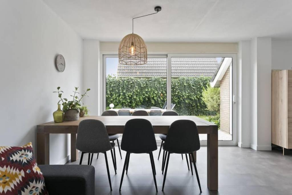 Huebsches Ferienhaus In Ouddorp - Fusslaeufig Zum Strand Und Zentrum Zewnętrze zdjęcie