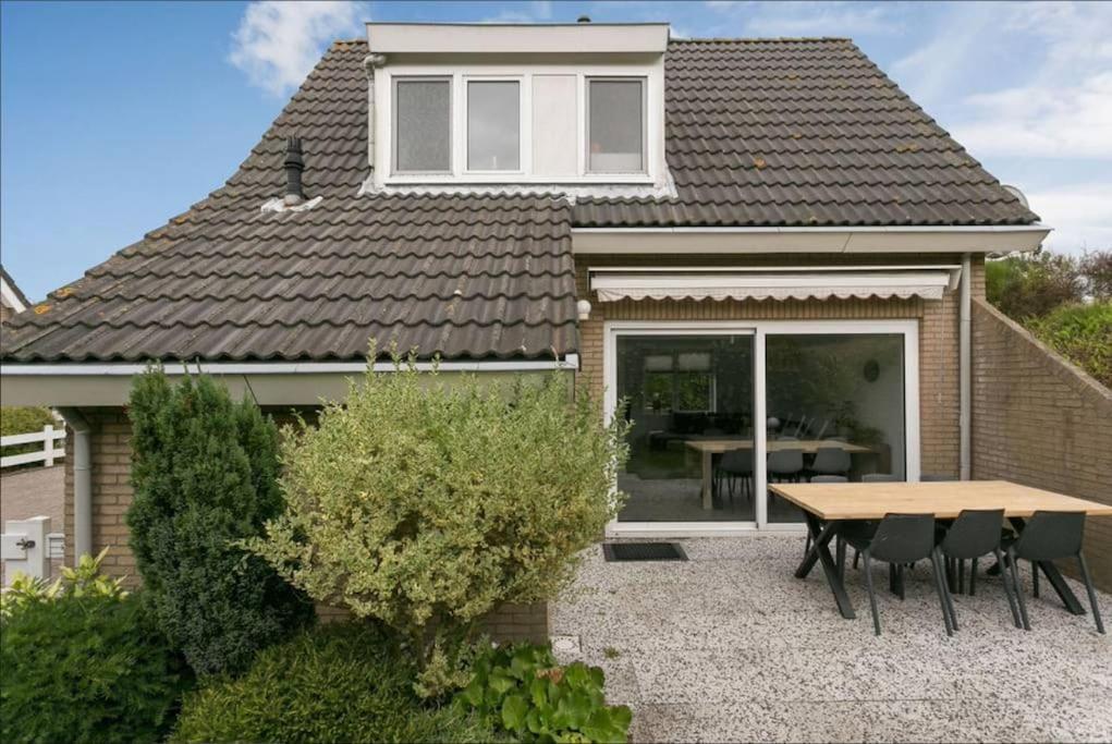 Huebsches Ferienhaus In Ouddorp - Fusslaeufig Zum Strand Und Zentrum Zewnętrze zdjęcie