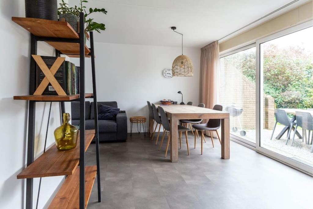 Huebsches Ferienhaus In Ouddorp - Fusslaeufig Zum Strand Und Zentrum Zewnętrze zdjęcie